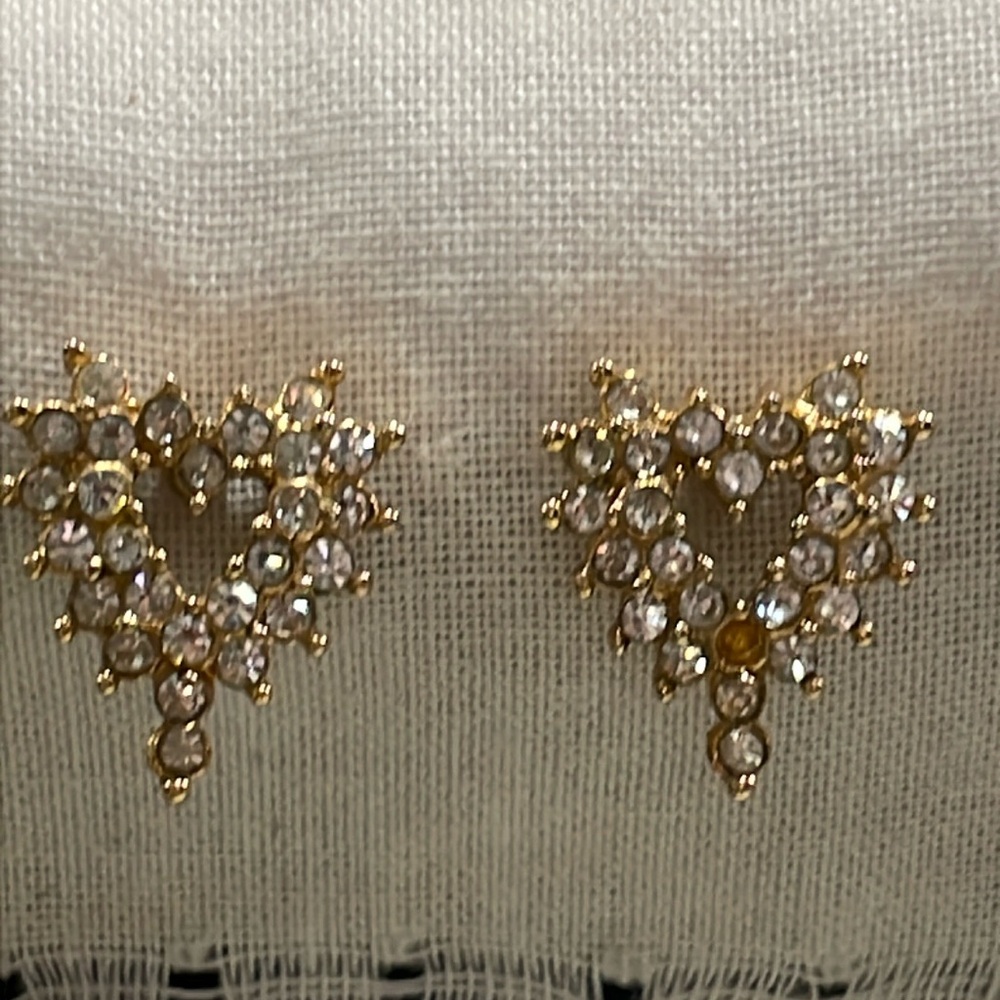 Bright white round double row crystal Heart Rose gold Studs